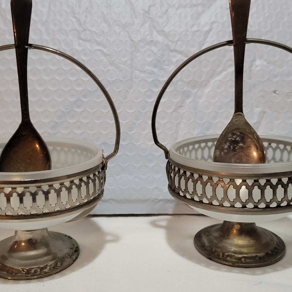 Ormolu and frosted glass serves